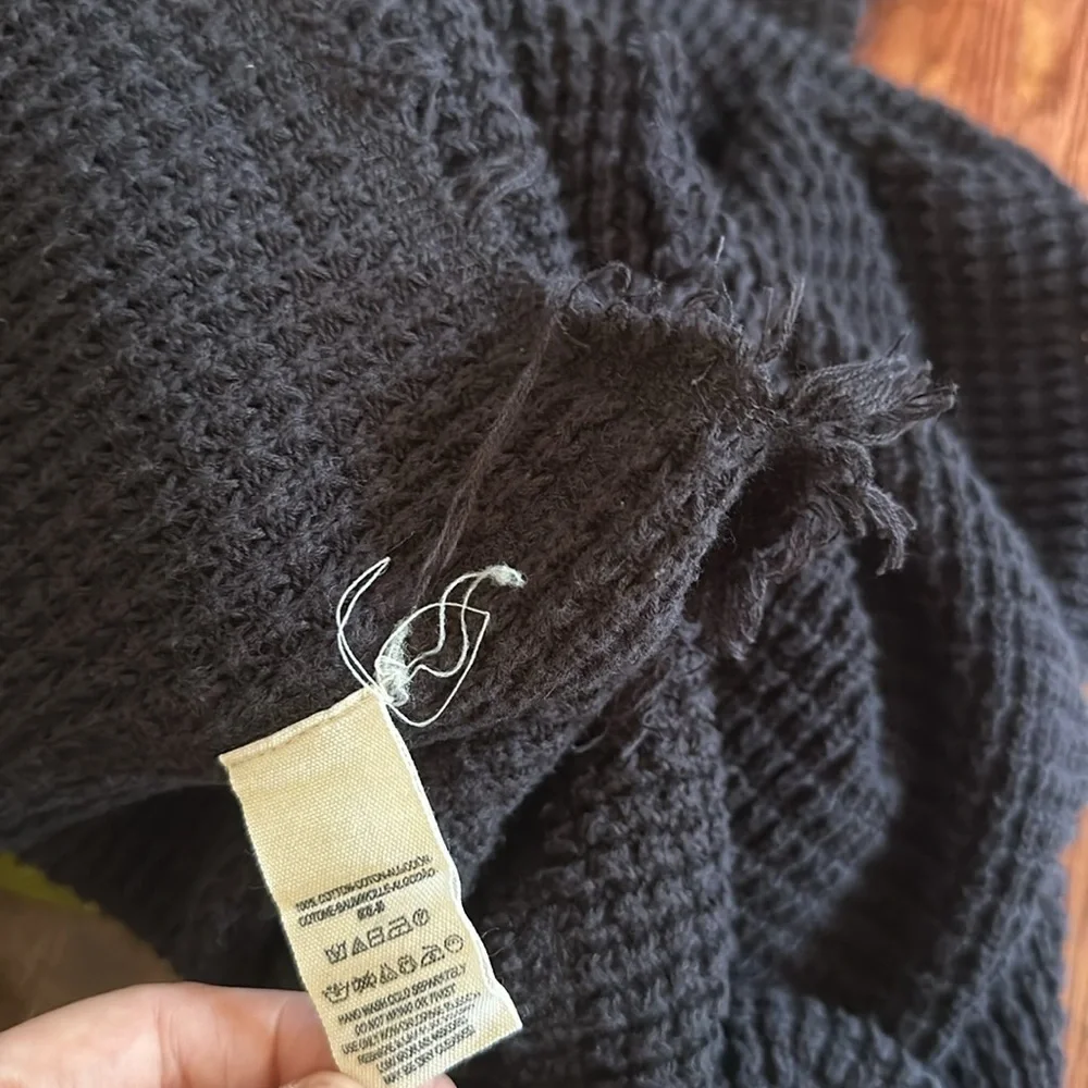Free People Dark Gray Chunky Knit Oversized Cold Shoulder Raw Hem Sweater Small